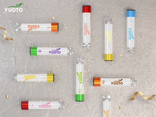 Yuoto brilla los favorables 2000 soplos Vape 15 sabores con 5ML E Juice Capacity